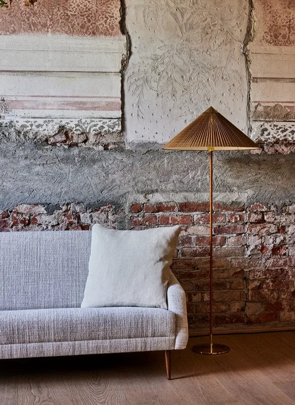 9602 Floor Lamp, Wicker Willow & Brass - Image 2