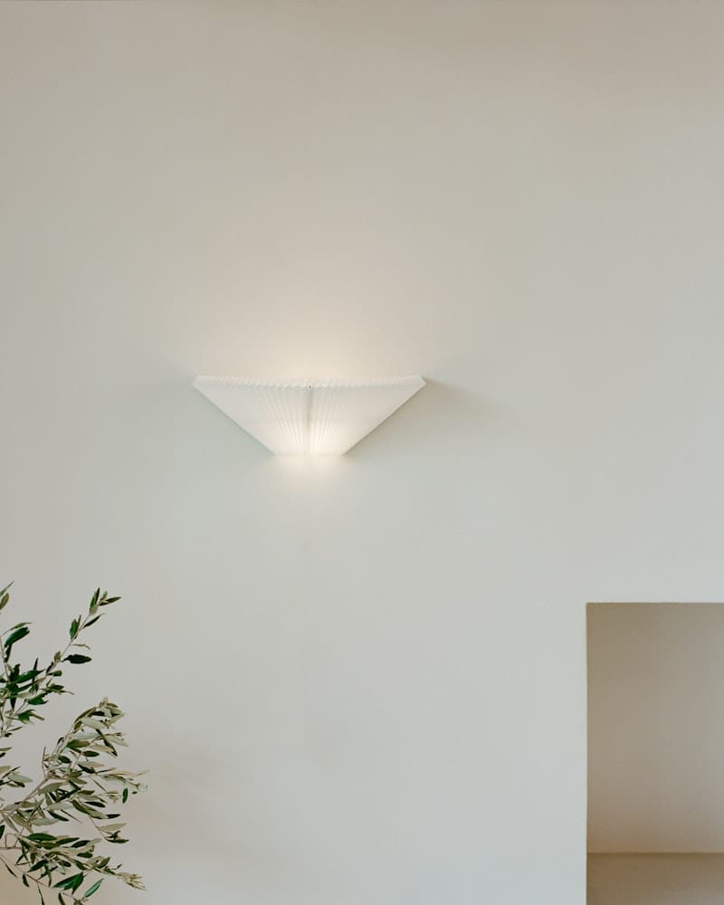 Nebra Wall Lamp, White, Adjustable shade