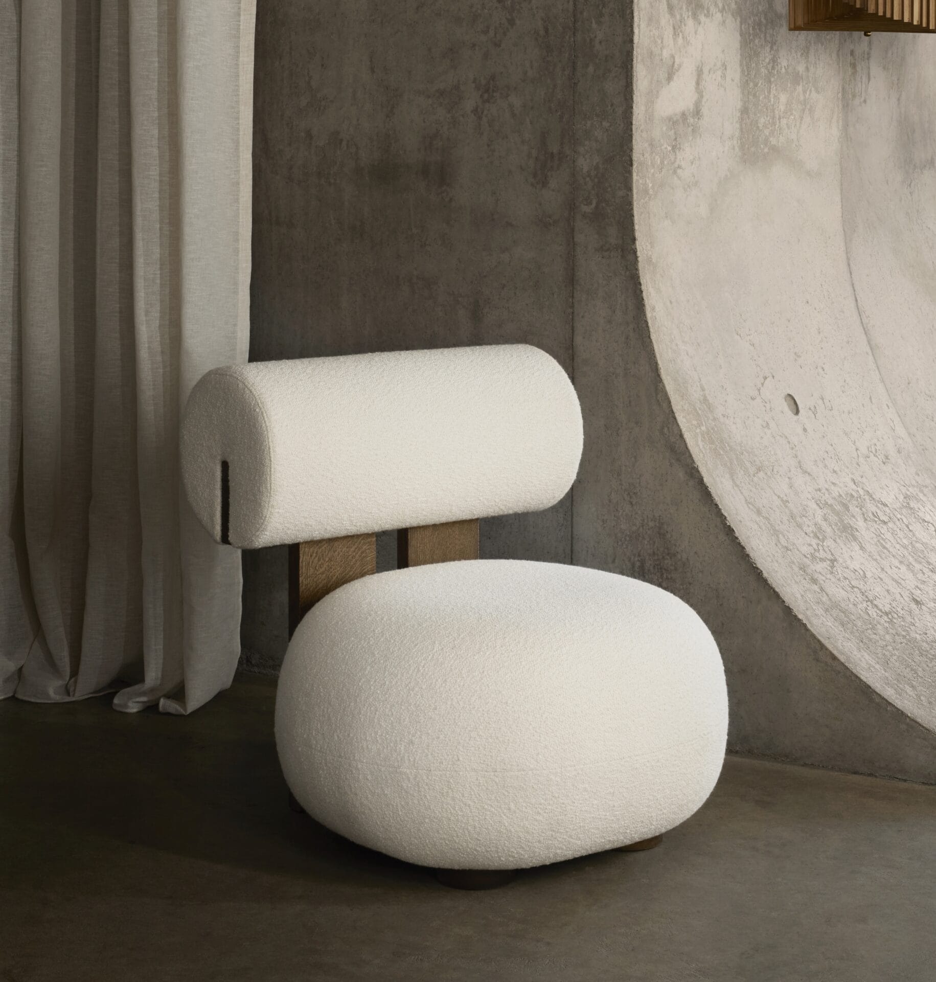 Hippo Lounge Chair, FSC Certified Oak, Light Smoked Oak, Barnum, Col. 24