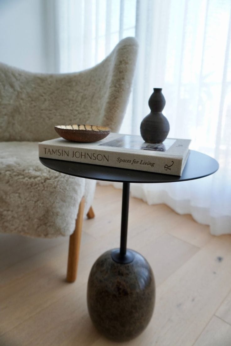 Lato Table LN9, Top Warm Black, Base Emparador Marble, Oval