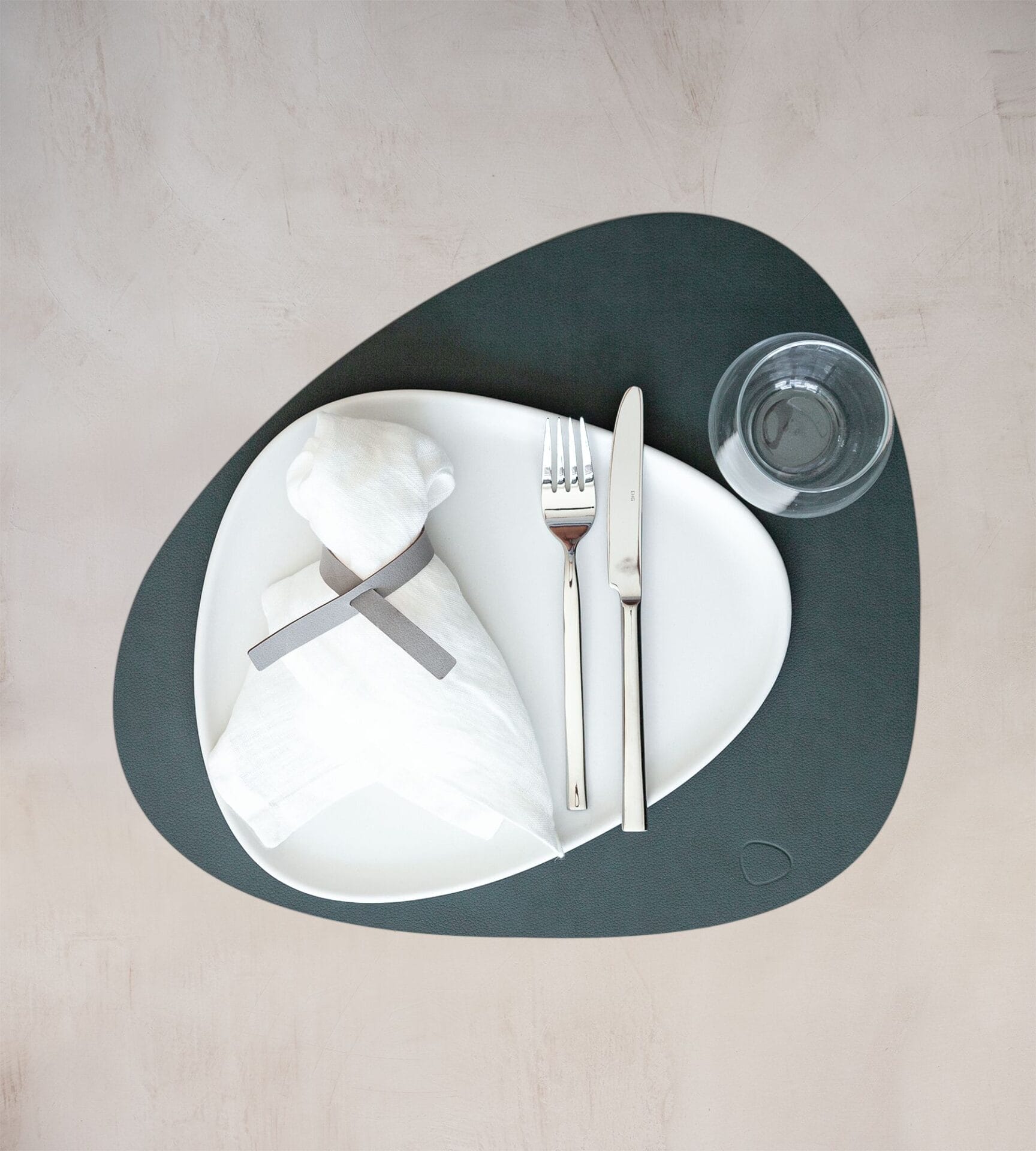 Dinner Mat Curve L, Leather Nupo, Dark Green, 37 x 44 cm