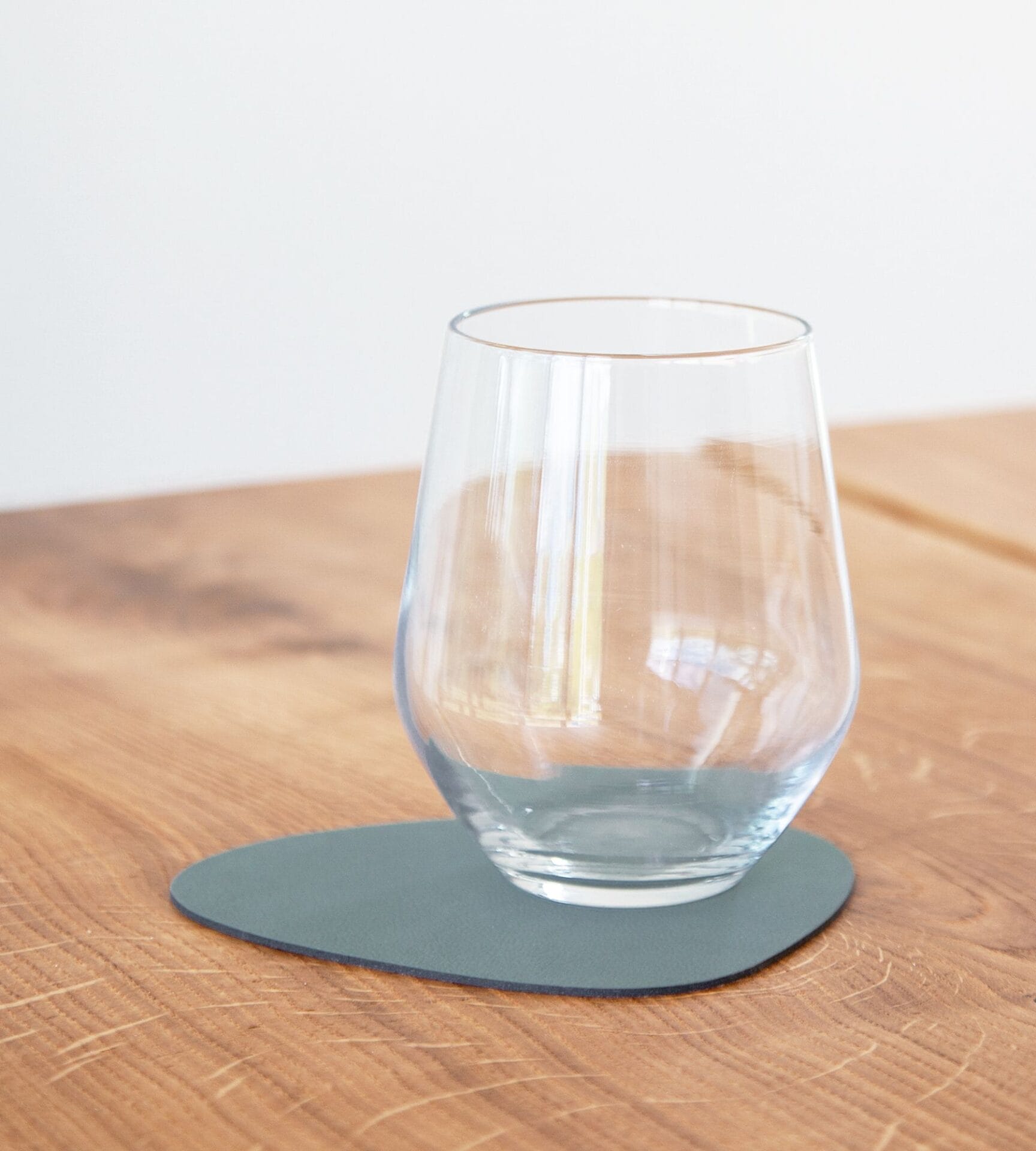 Glass Mat Curve, Leather Nupo, Pastel Green, 11 x 13 cm - Image 2