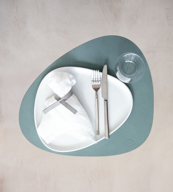 Dinner Mat Curve L, Leather Nupo, Pastel Green, 37 x 44 cm - Image 2