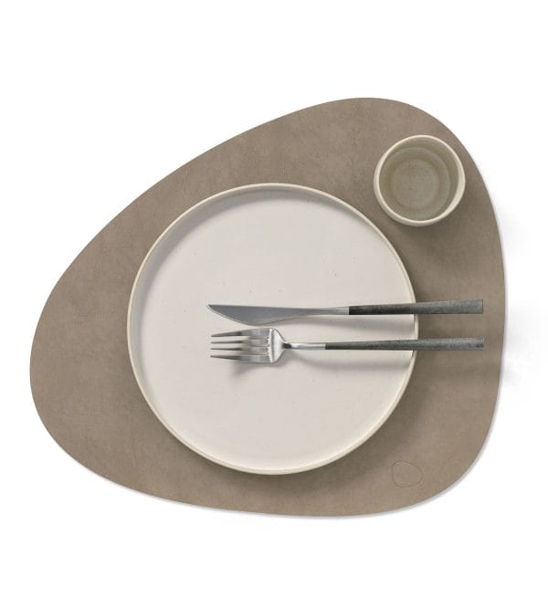 Dinner Mat Curve L, Leather Nupo, Nomad Grey, 37 x 44 cm - Image 2
