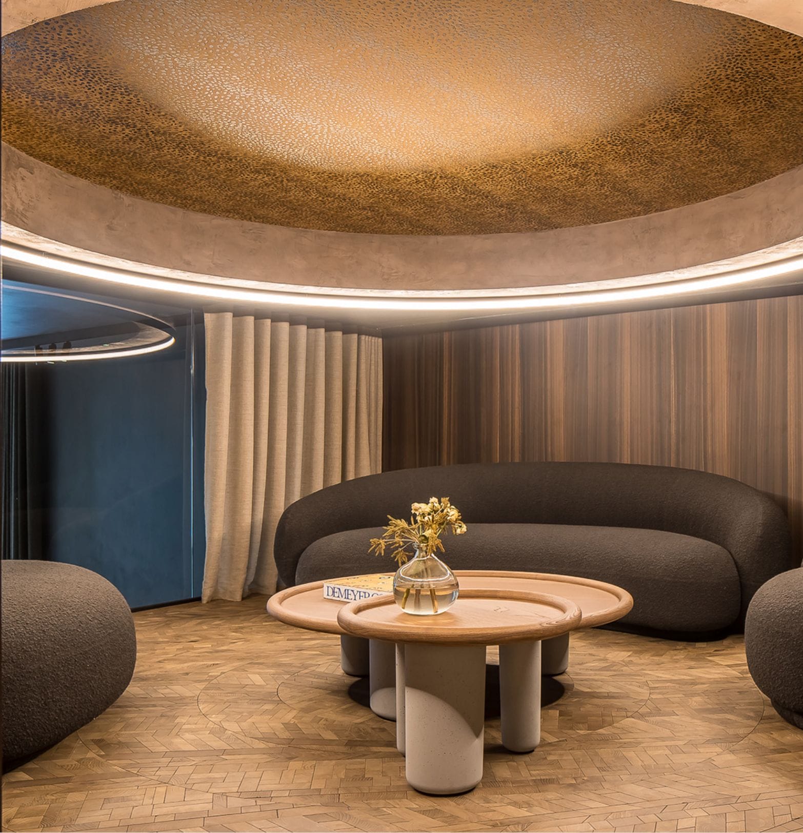 Julep Sofa, Cat. Super Leather, Ricinus 03