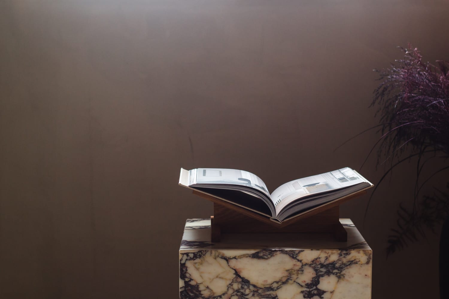Page - Smoked Oak - Book Holder - Image 2