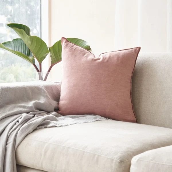 Crépon de Lin Lavé Cushion, Bois de Rose, 65 x 65 cm - Image 2