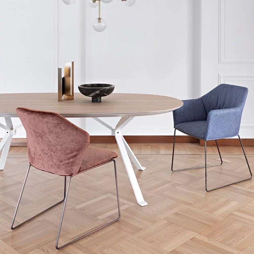 New York Chair, Black 9005, 1830 Col. 01