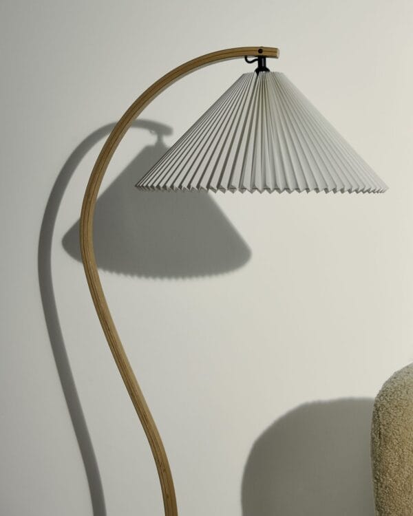 Timberline Floor Lamp, Shade: White Canvas, Stem Oak/Birch, Base Cast Iron