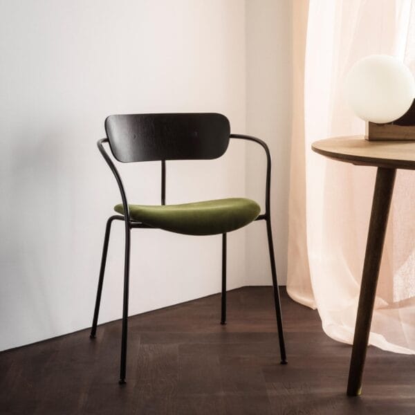 Pavilion Chair AV4 with armrest, Velvet 01 Forest, Seat Upholstery, Black Base Oak, Brass fitting