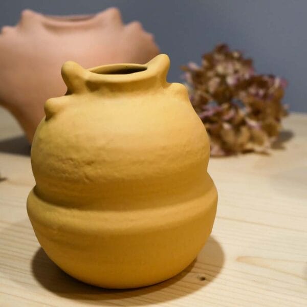 Lucrece Vase, Ocre, Ø13 cm