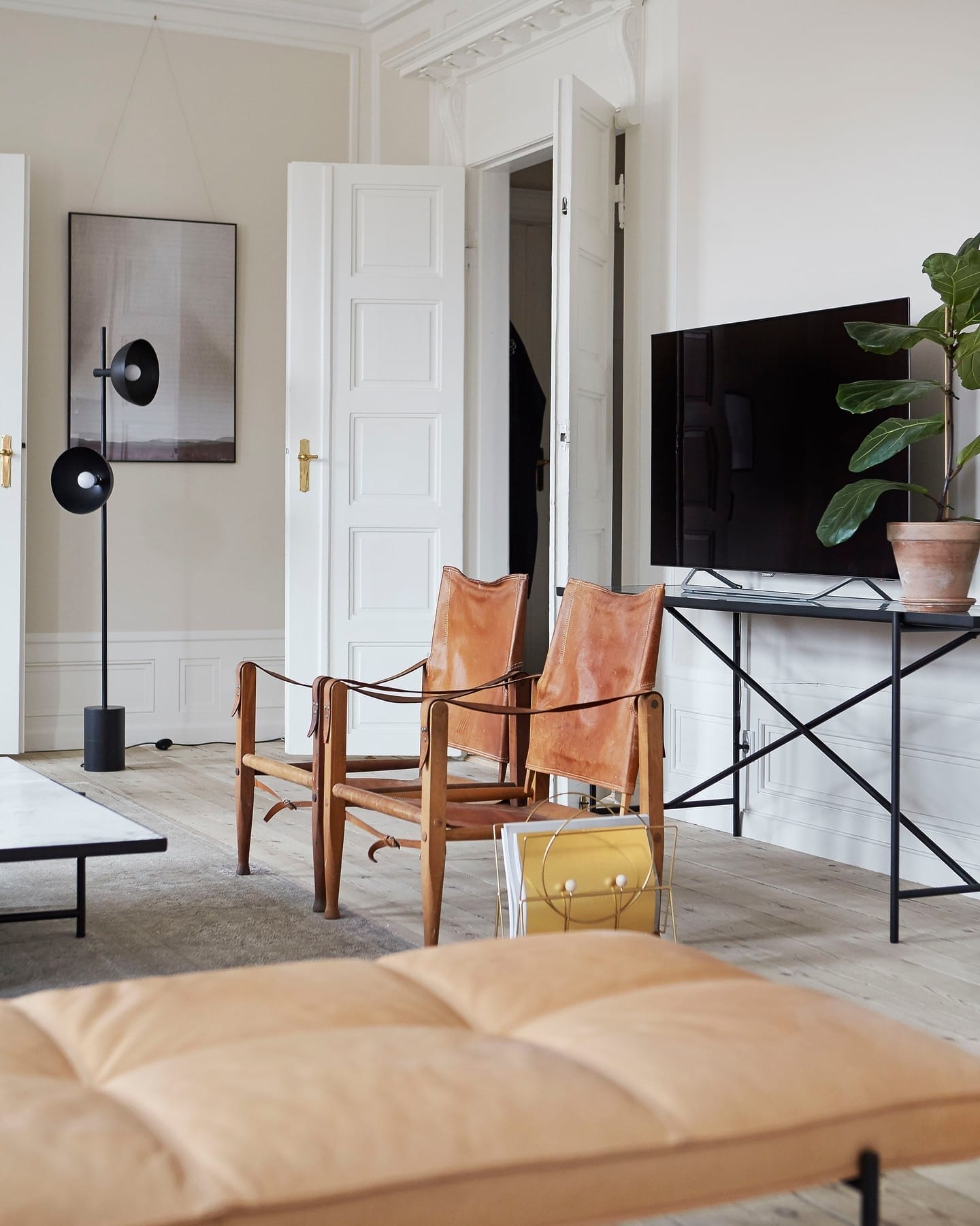 Console, Top: Set of Green Marble, Frame: Black/Brass, Square - Image 2