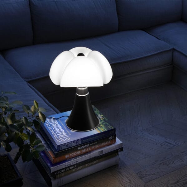 Minipipistrello Table Lamp, Black