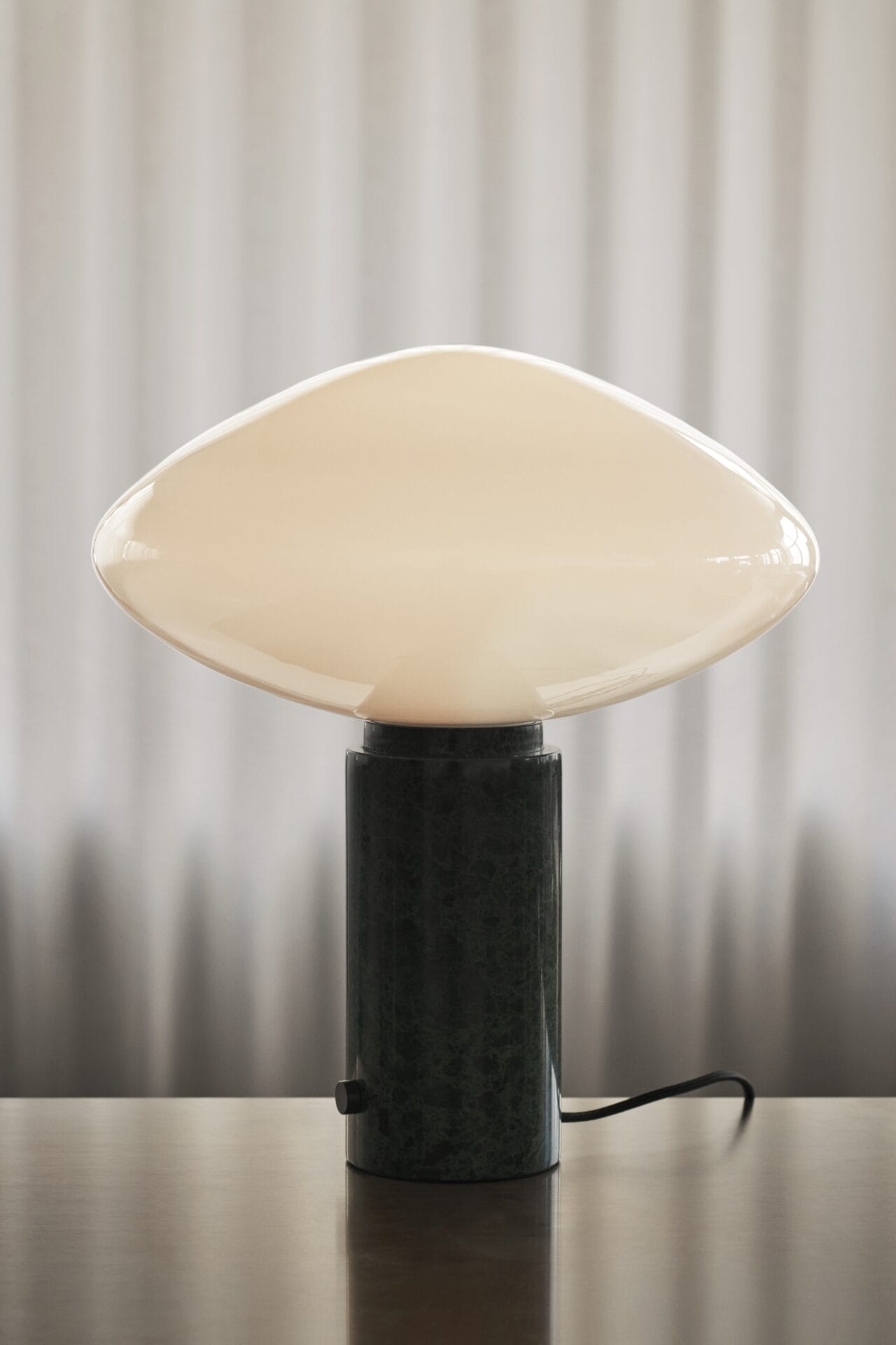 Mist Table Lamp AP17, Guatemala verde (green) - Image 5