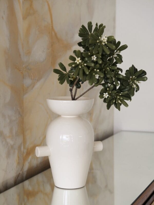 Momento Vase JH40, Cream