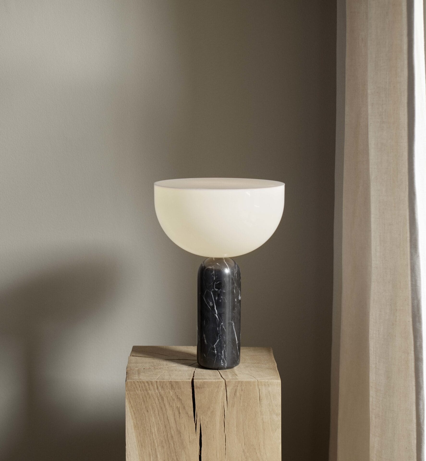 Kizu Table Lamp, Small, Black Marble Ø25 cm