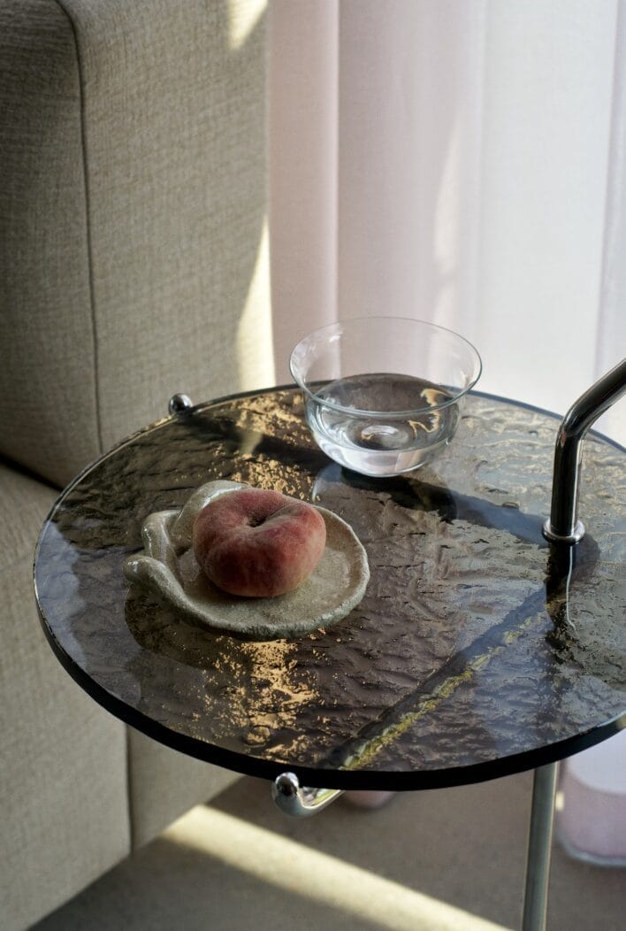 Halten SH9 Side Table, Smoked Glass w. Warm Black, Ø32cm