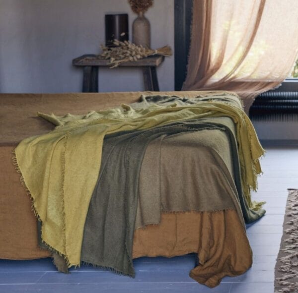 Hand Knitted Cashmere, Kaki, 150 x 200