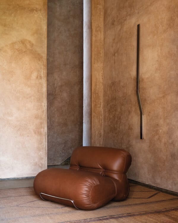 Orsola Armchair, Polished Chrome structure, Guarana 2006 Leather Cat (V)