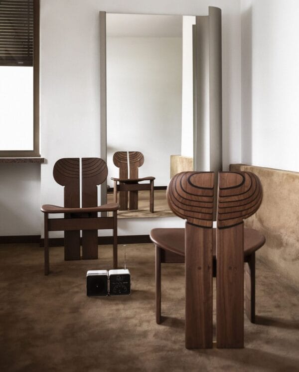 Africa Chair, Walnut Stained Ashwood, T134, Cat Z Aniline Leather 02