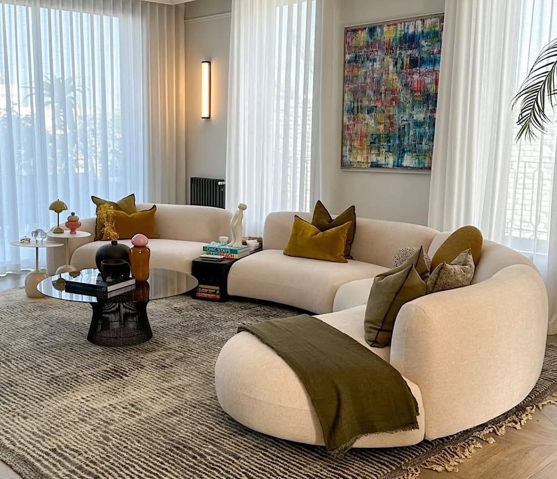 Tokio Composition + 5 cushions, W400 x L336 cm, Nolan color 70, Chalk, CAT T3