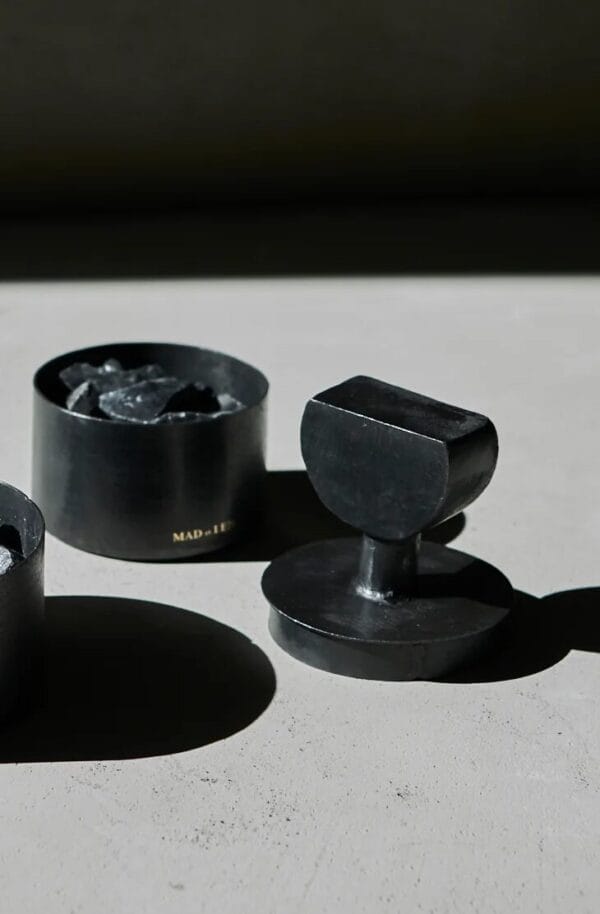 Pot Pourri Totem Half moon, Small, Outre Noir 12x5cm (Terre de Noire) + Refilling 15ml - Image 3