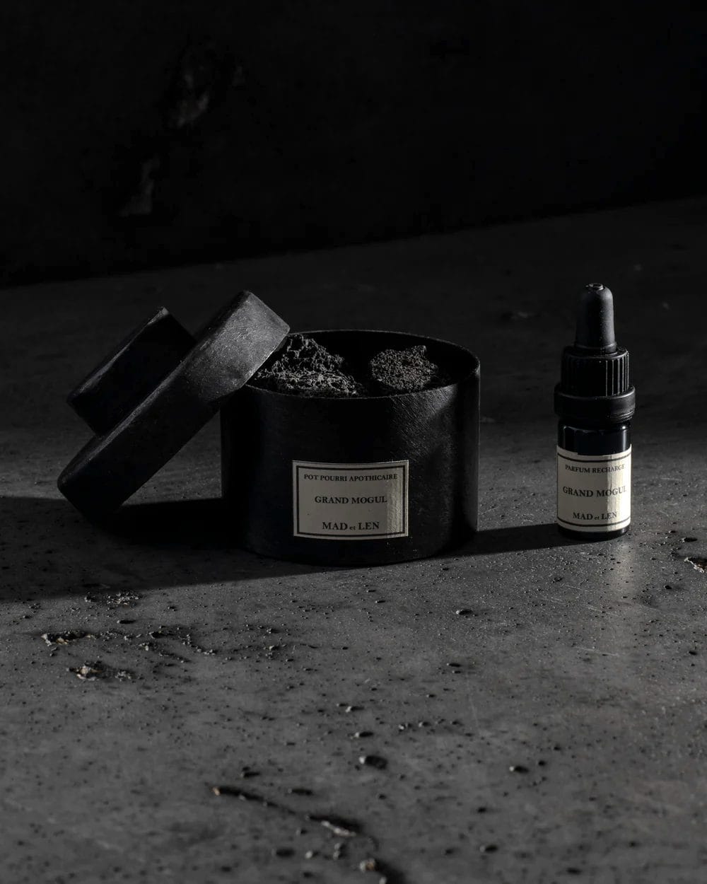 Pot Pourri d'Apothicaire Petit Lava Rock, 8x5cm (Terre Noire) + Refilling 5ml