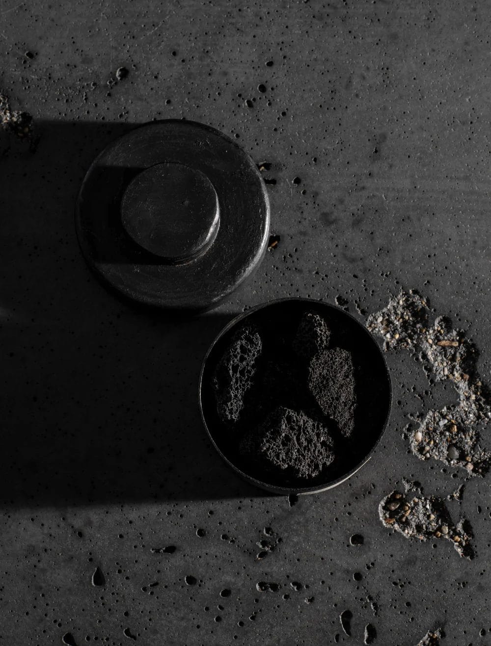 Pot Pourri Apothicaire Grand Lava Rock, 16x10 cm (Terre Noire) + Refilling 15ml