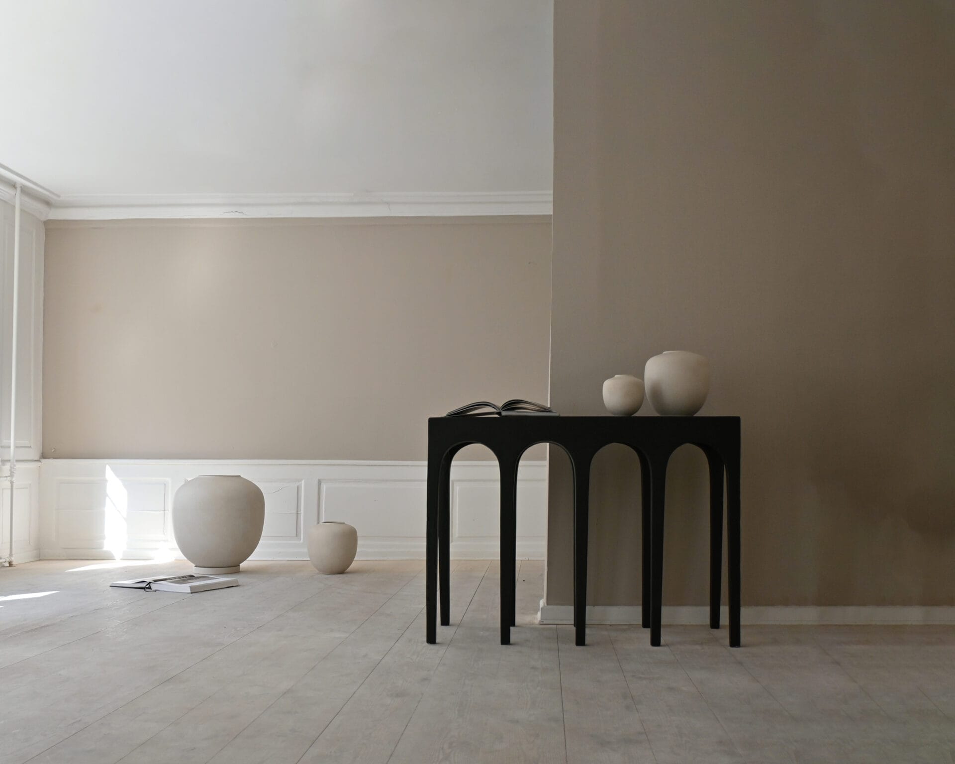 Bow Console, Big – Coffee