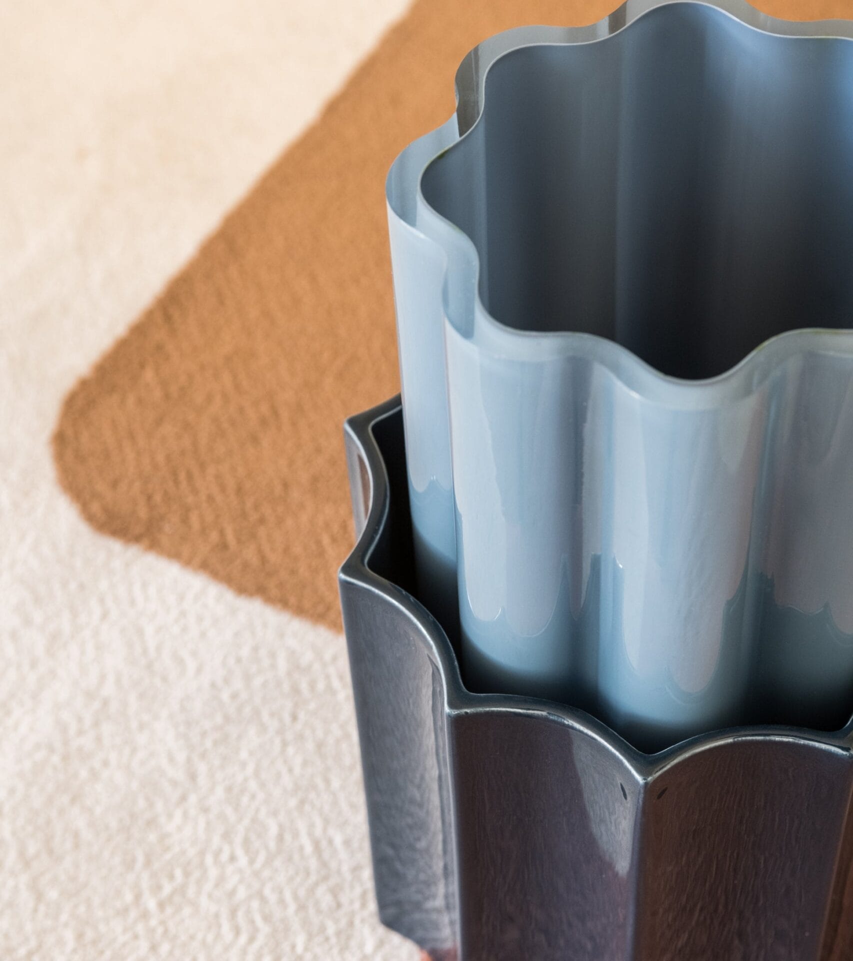 Duetto Storm blue and dark blue vase, glass and ceramic Ø15,5 x H28cm - Image 3