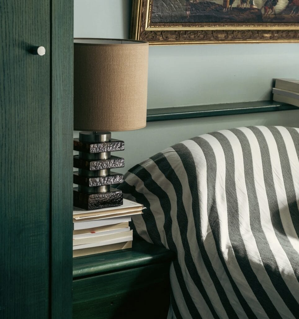 Marta Amber glass and brown textured fabric table lamp H46 x Ø28 cm - Image 2