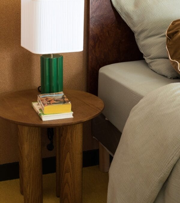 Carlotta ash side table with iroko finish Ø50 x H50cm - Image 3