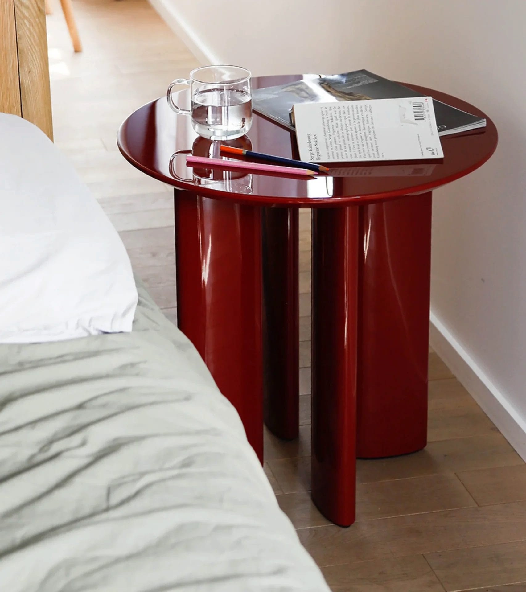 Carlotta Bordeaux side table in lacquered beech, Ø50 x H50cm