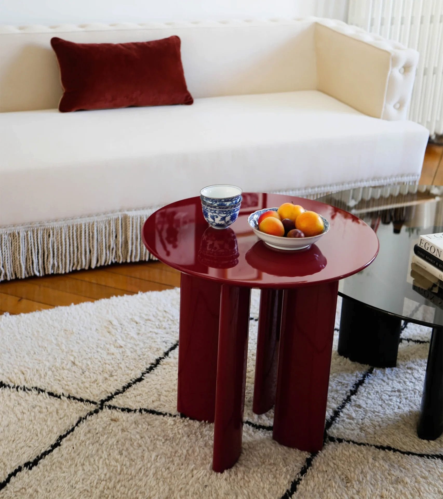 Carlotta Bordeaux side table in lacquered beech, Ø50 x H50cm - Image 3